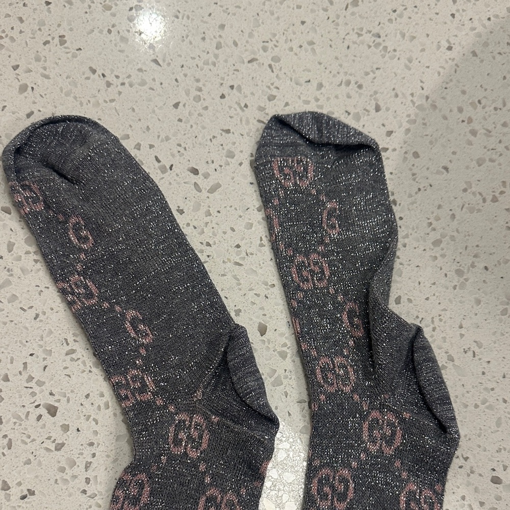 Gucci Women’s Gray and Pink Logo Socks With silver flecks - Picture 4 of 4